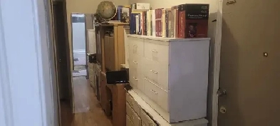 Chambre meublée disponible pour une femme, proche de métro Sauvé Image# 2