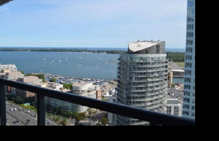 1 Bedroom   Den Condo for Rent • Furnished • Downtown Toronto Image# 1