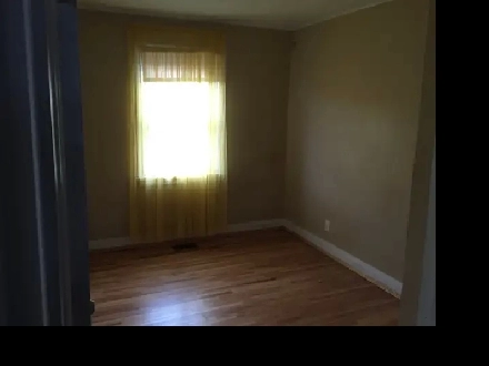 Room for Rent, steps to Subway and Dufferin Mall Image# 1