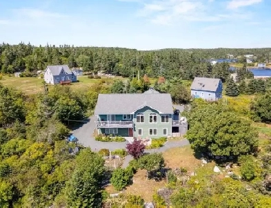 25-126 Beautiful home with breathtaking views Image# 10