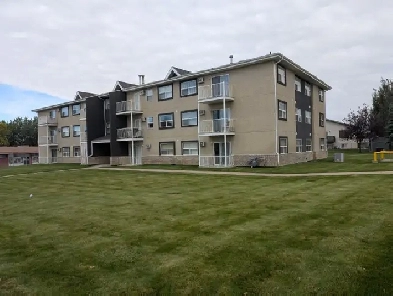 For Rent - #206 333 Southridge Dr SE - $1350/mon Image# 3