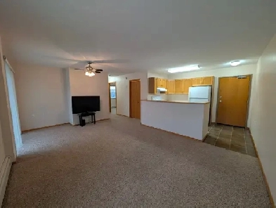 For Rent - #102 333 Southridge Dr SE - $1350/mon Image# 11