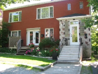 OCCUPATION IMMEDIATE - 6 1/2 - 2e étage d'un duplex Image# 5