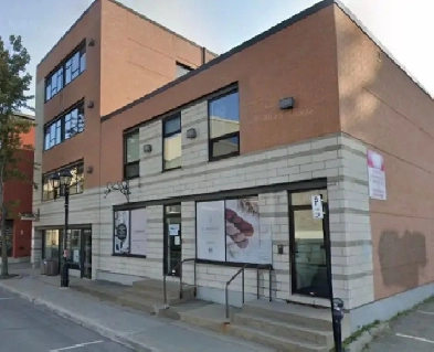 Local/BUREAUX a louer 800pc & 2500pc centre-ville St-Jerome Image# 1