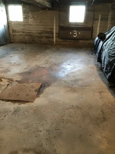 100$ - entreposage d’auto / car storage Image# 1