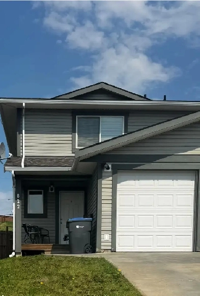 , OPEN, 3 BEDROOM DUPlEX , GARAGE & FENCED YARD, FRANK ROSS AREA Image# 6