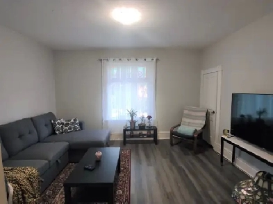 Charming 2-Bed Apartment: All-Inclusive Living Steps from Downto Image# 8