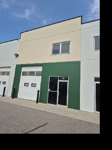 FOR LEASE 0 1870 sf Office/Warehouse in Golden Triangle Image# 4