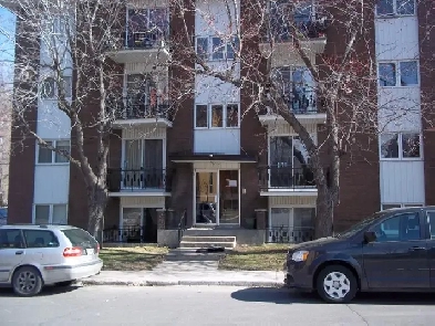 Vieux Longueuil près St-Charles et services - 4 1/2 Image# 6