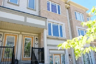 2bed2.5bath townhome central location Steeles and Mississauga Rd Image# 1
