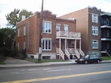 BEAU 5 1/2 À LOUER - PRÈS DES SERVICES Image# 2