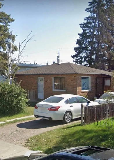 Renovated 2-Bed Bungalow in Bowness NW – $1850 Image# 13