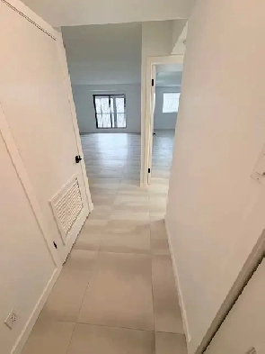 Condo for Sale - 2 Bdrm 2 Bath - Garden City Image# 3