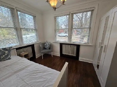 Private room for rent in downtown Guelph! Fully furnished Image# 1