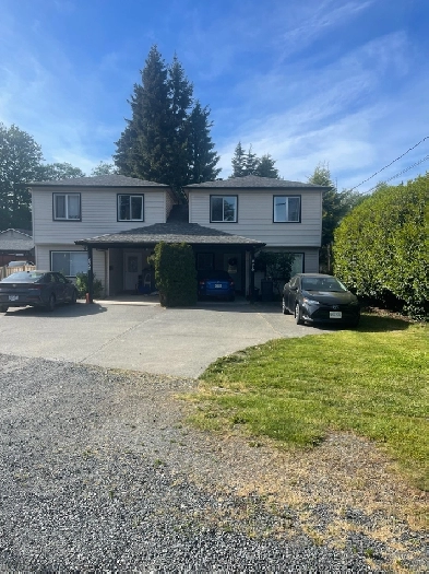 3 bedroom 2 bath with living room duplex Image# 10