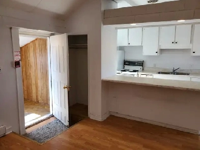 1 Bedroom Belleville Image# 2