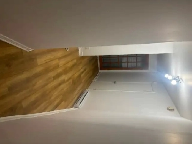 Renovated 4 1/2 with yard, 5 appliances, internet and basement Image# 15