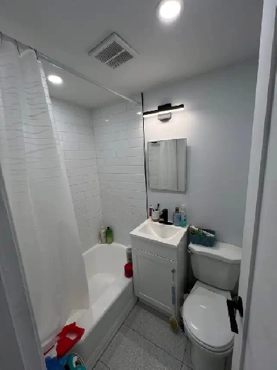 LEASE TRANSFER - 1 month free, big 4 1/2 apartment Image# 5