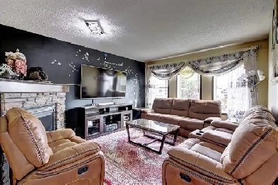 For Rent 2 Storey Main Floor Unit 3 Bed 1.5 Bath Image# 3