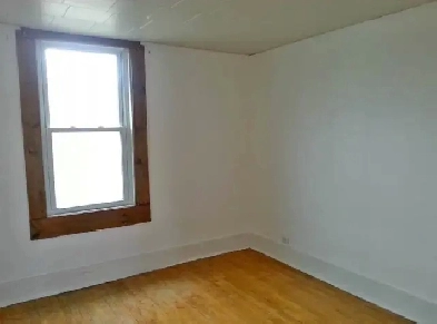 separate room for rent Image# 1