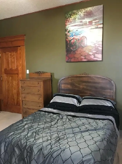 Room with private bathroom for rent in Weyburn Image# 4