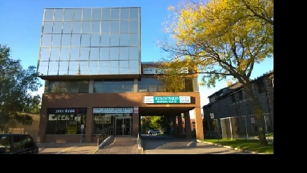 $850/mo – Furnished Corner Office for Rent – Hurontario St Image# 1