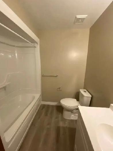 Spacious Female Student House - 3 Bedrooms Available For Rent Image# 1