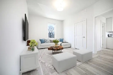 Newly Renovated Apartment! Located In West Broadway Area! Image# 1