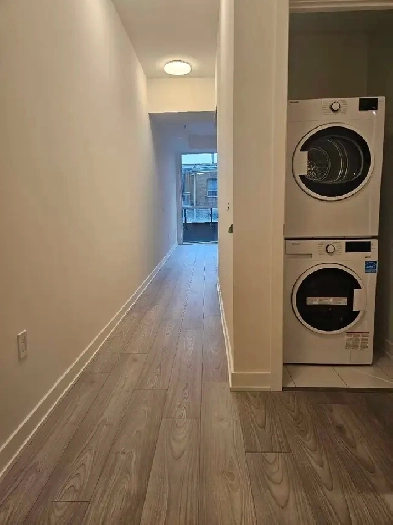 beautiful one bedroom condo available in midtown from Dec 1st Image# 1