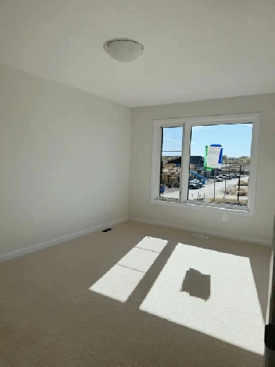 Kanata 2 beds, 1.5 baths NEW townhouse Available Now Image# 1