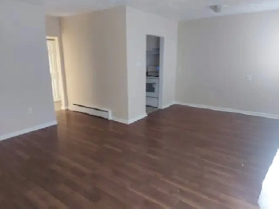 BEAUTIFUL 4 BEDROOM TOWNHOUSE AVAILABLE IN LONDON Image# 1