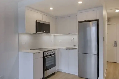 modern 9th floor studio apartment near Guy-Concordia - ID 1329 Image# 1