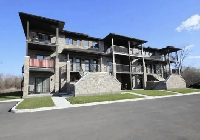 CONDO 4 1/2 À LOUER POUR 1ER DÉCEMBRE Image# 1