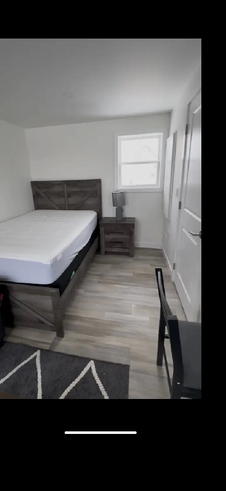 Glace Bag Bachelor Apartment Image# 5