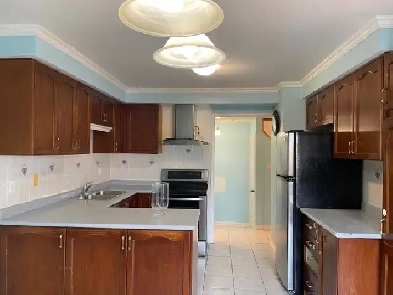 3 1 B/R 3 Bath House For Rent Near Dixie/Peter Robertson Image# 1