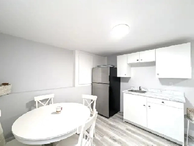 Studio 1 Bath- Apartment ALL UTILITIES INCLUDED Image# 1