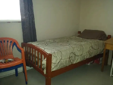 Chambre à louer. Centre-ville de Rivière-du-Loup. Image# 4