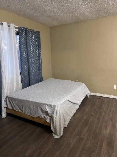 Furnished room $550 Monthly(Confederation dr) utilities included Image# 1