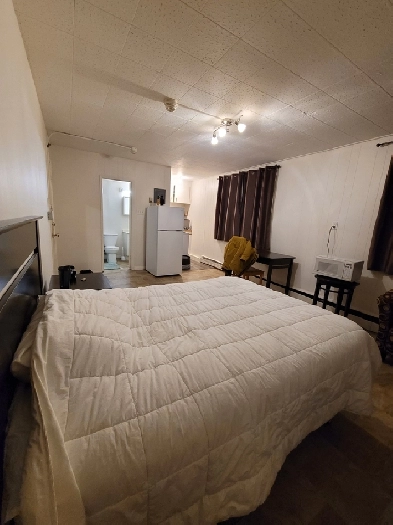 Bachelor Suit For Rent Image# 4