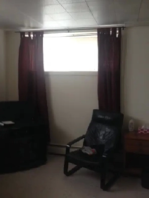 Chambre à louer pour étudiant/e seulement Image# 1