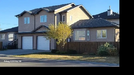 Two Bedroom Duplex suite in West Edmonton Image# 1