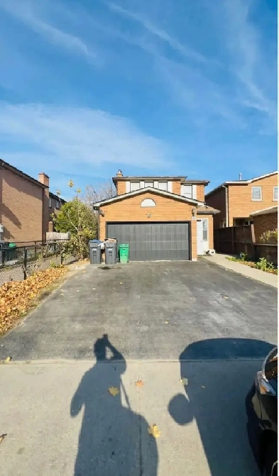 Room for Rent – Upper Floor – Utilities Included – Brampton Image# 1