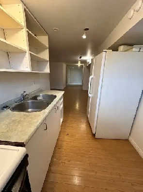 ELLIOT LAKE: Bachelor basement apt all inclusive Image# 1