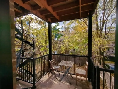 Grand 4 1/2 situé à 5 minutes du metro Frontenac Image# 1