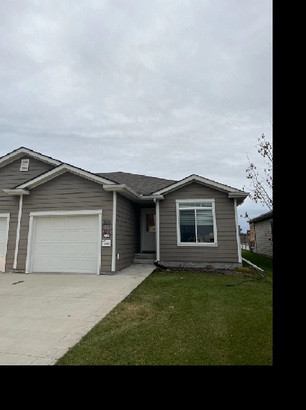 2 Bedroom Plus Den - Duplex for Rent in Steinbach Image# 1