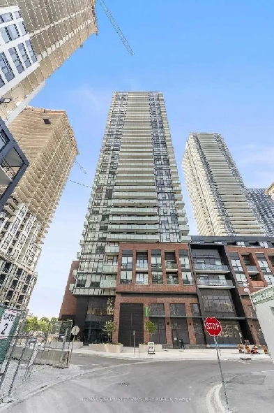 Square One Condo for Rent — 1 Bed   Den | Never Lived In | Image# 1