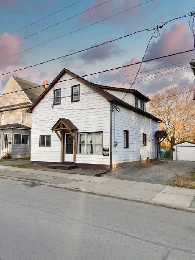 Upper- 138 Allanburg Road Image# 1