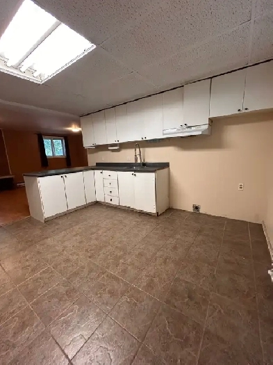 AVAILABLE NOW - SPACIOUS 2BEDROOM APARTMENT NEAR THE RIVER Image# 1