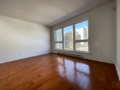 NDG 4 1/2-2 Bedroom Condo for rent Image# 1