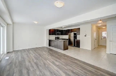 LIVE LARGE! – 4.5 Years Old Townhome 3 Bedroom   2.5 bathroom Image# 3